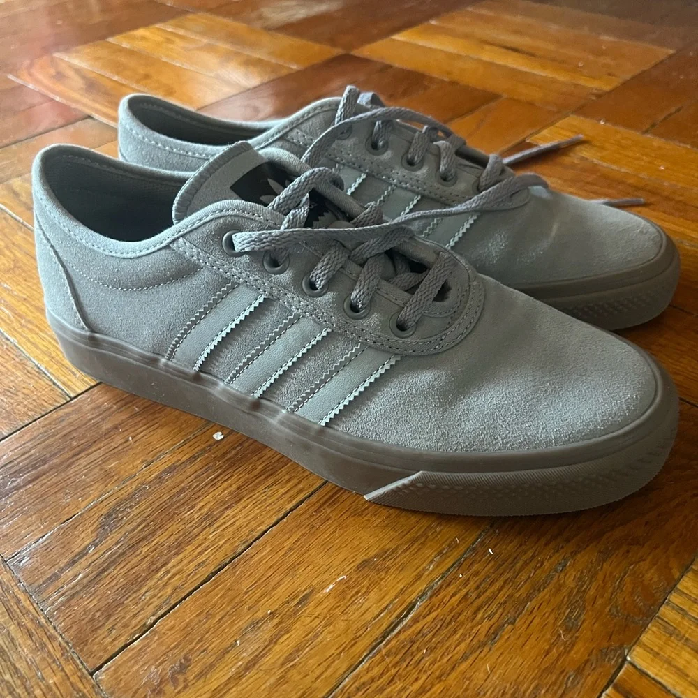Adidas sneakers - Picture 2 of 3